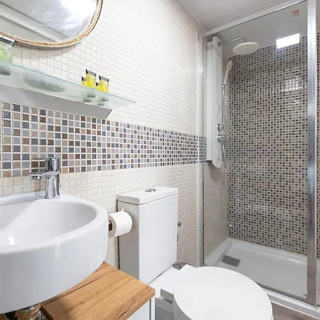 Apartamento Montano Excelente Situacion En El Centro Historico Y Al Lado De Los Mejores Restaurantes De Tapas Apartment *